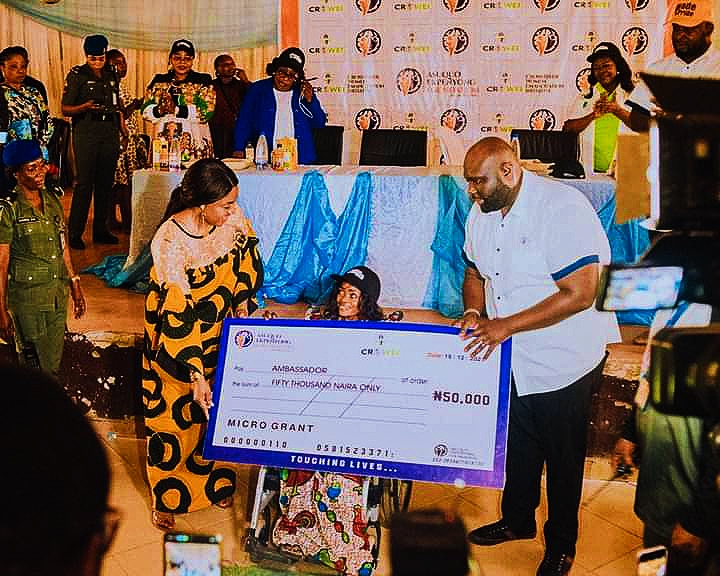 CROWEI/Asuquo Ekpenyong Foundation Distribute N50million Grant To 1,000 CR Women